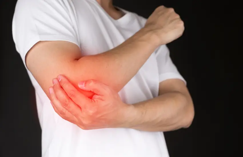 ¿Cómo evitar el dolor del codo de tenista?